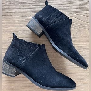 Coconuts by Matisse - suede booties
